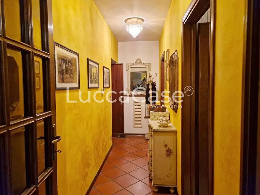 Immagine 8 di Porzione di casa in vendita  a Lucca