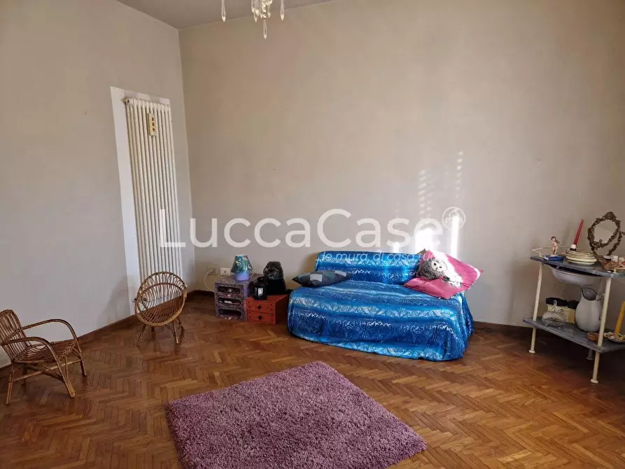Immagine 10 di Porzione di casa in vendita  a Lucca