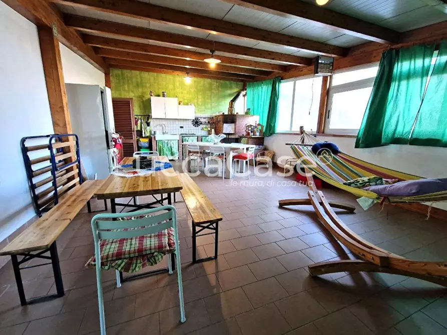 Immagine 3 di Porzione di casa in vendita  a Lucca