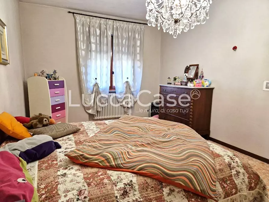 Immagine 12 di Porzione di casa in vendita  a Lucca