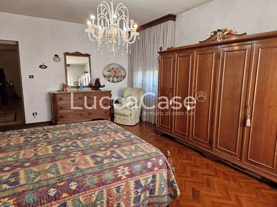 Immagine 18 di Porzione di casa in vendita  a Lucca