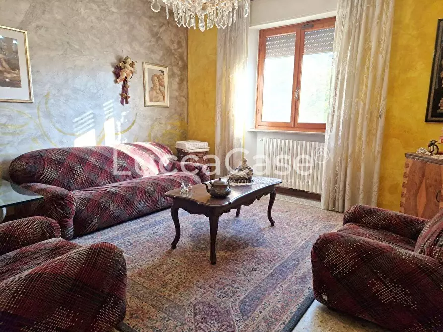 Immagine 5 di Porzione di casa in vendita  a Lucca