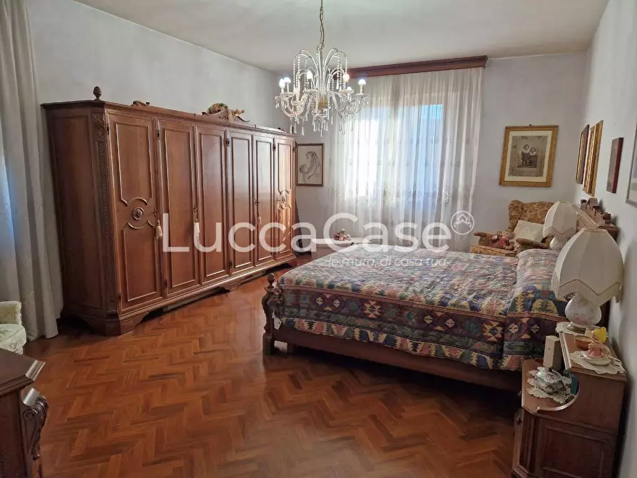 Immagine 19 di Porzione di casa in vendita  a Lucca