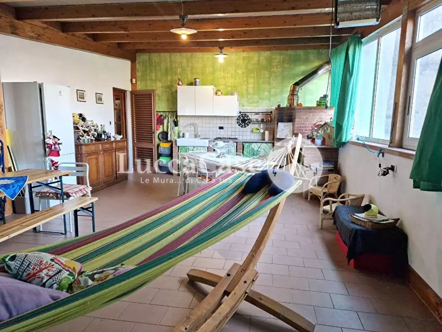 Immagine 1 di Porzione di casa in vendita  a Lucca