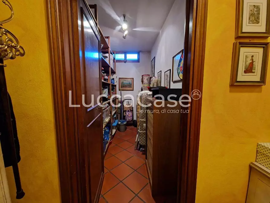 Immagine 22 di Porzione di casa in vendita  a Lucca