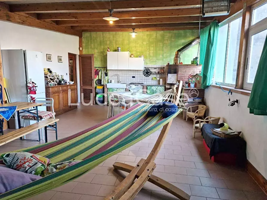 Immagine 1 di Porzione di casa in vendita  a Lucca