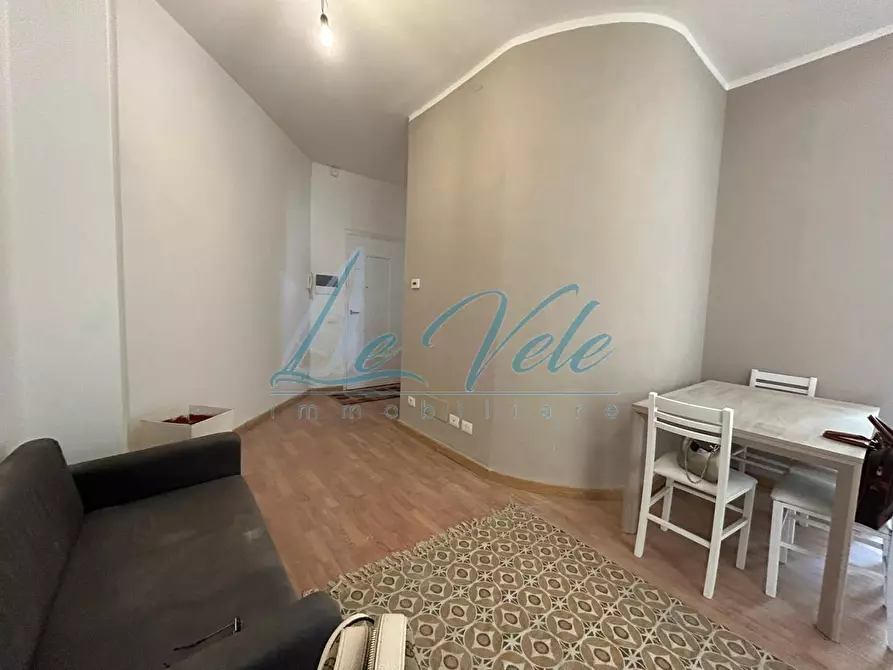 Immagine 3 di Appartamento in vendita  a Massa