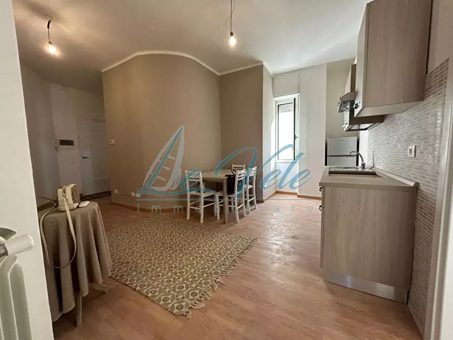 Immagine 2 di Appartamento in vendita  a Massa