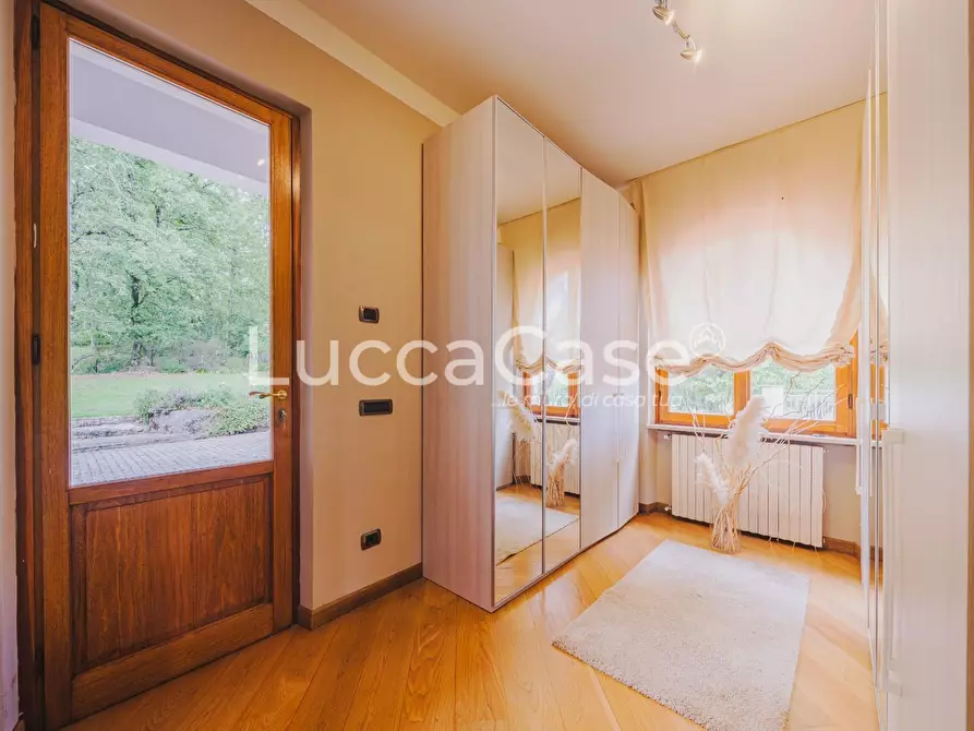 Immagine 27 di Villa in vendita  a Lucca