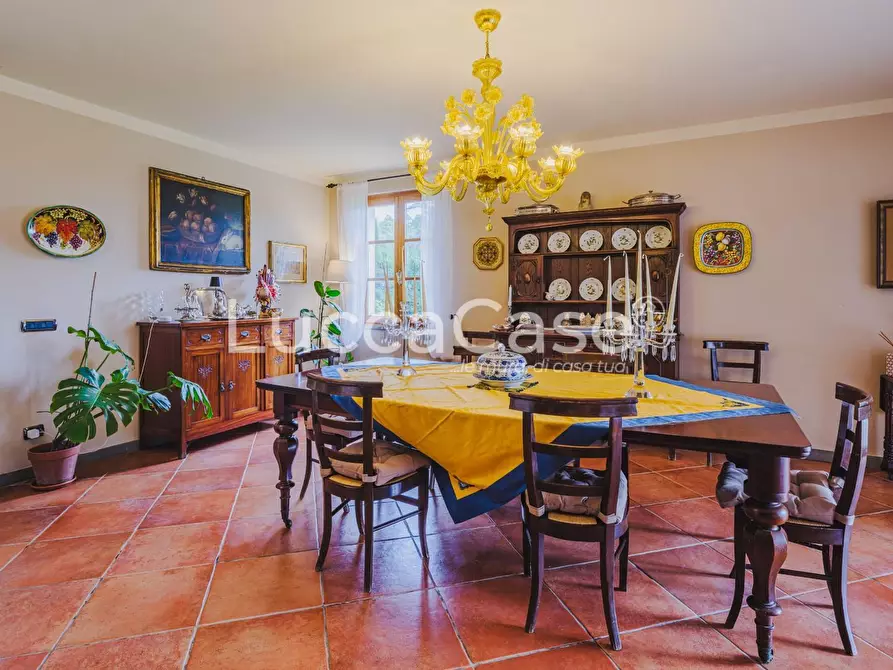 Immagine 15 di Villa in vendita  a Lucca
