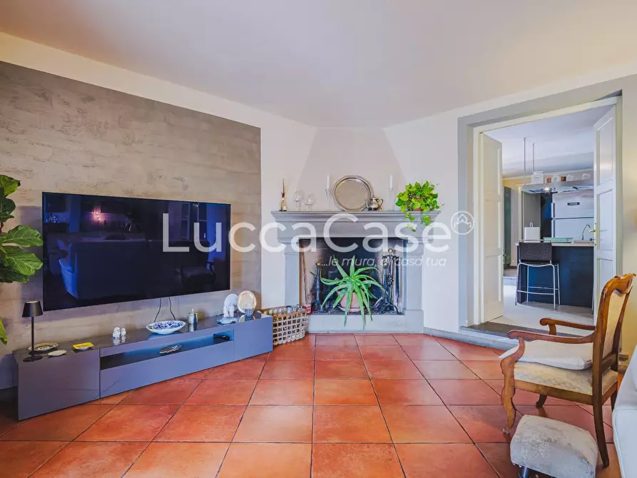 Immagine 8 di Villa in vendita  a Lucca