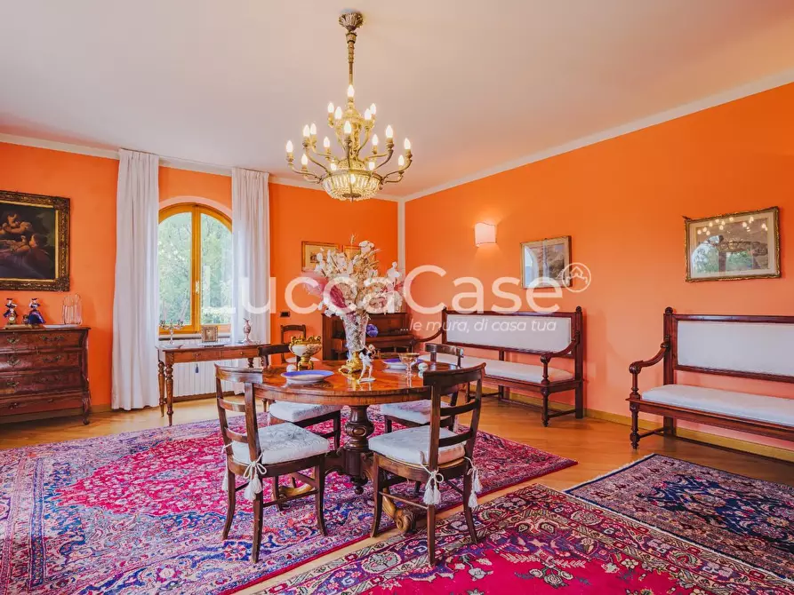 Immagine 22 di Villa in vendita  a Lucca