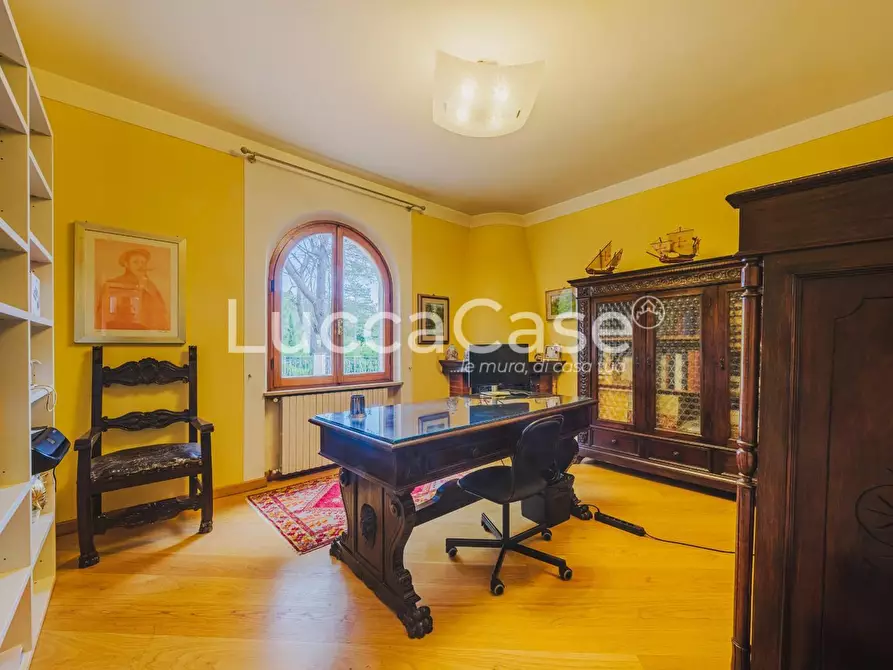 Immagine 28 di Villa in vendita  a Lucca