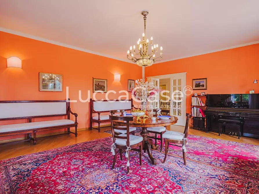 Immagine 24 di Villa in vendita  a Lucca