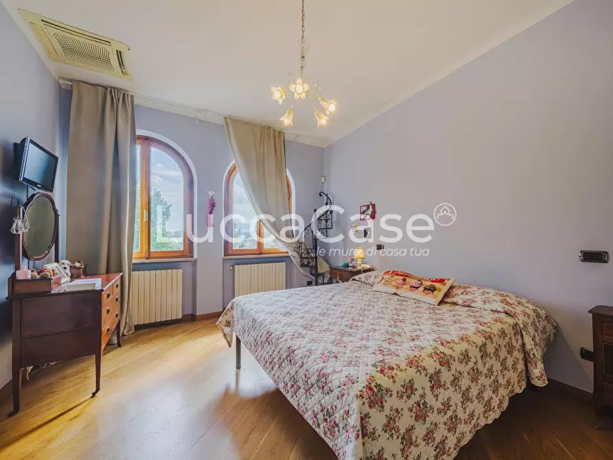 Immagine 29 di Villa in vendita  a Lucca