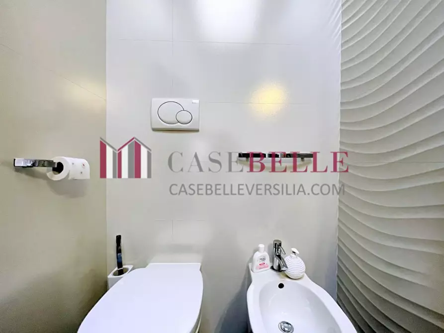 Immagine 35 di Casa indipendente in vendita  a Camaiore