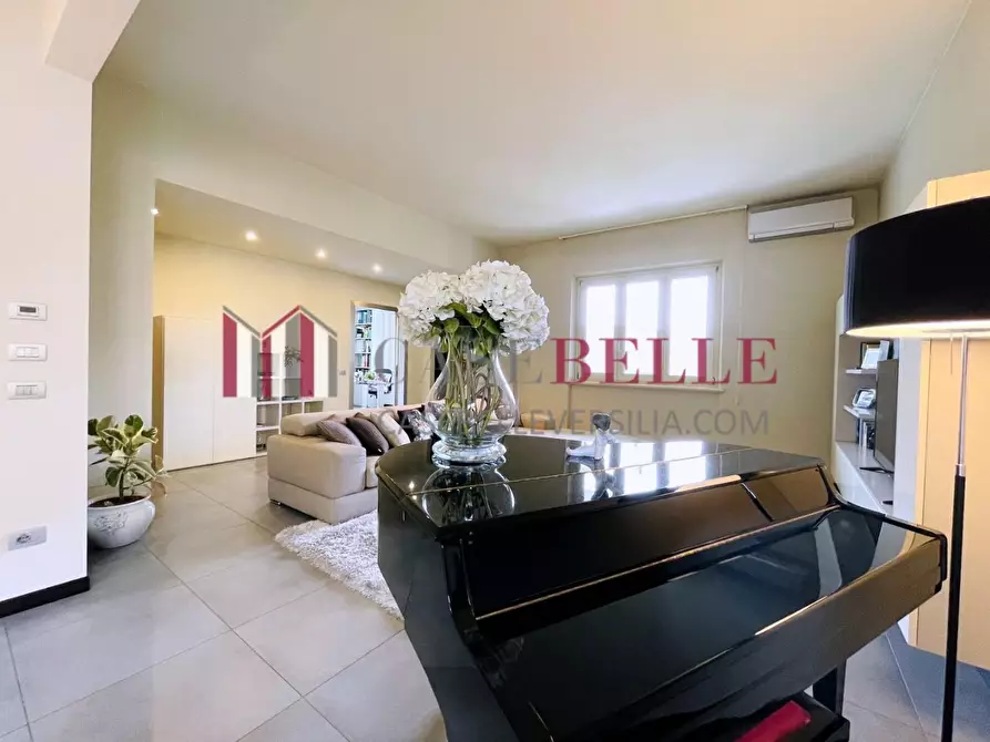 Immagine 9 di Casa indipendente in vendita  a Camaiore
