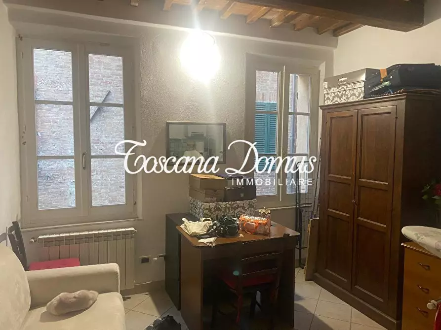 Immagine 1 di Appartamento in vendita  a Siena