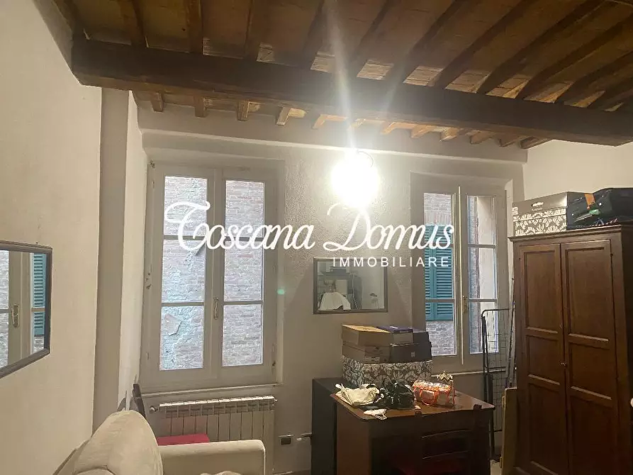 Immagine 2 di Appartamento in vendita  a Siena