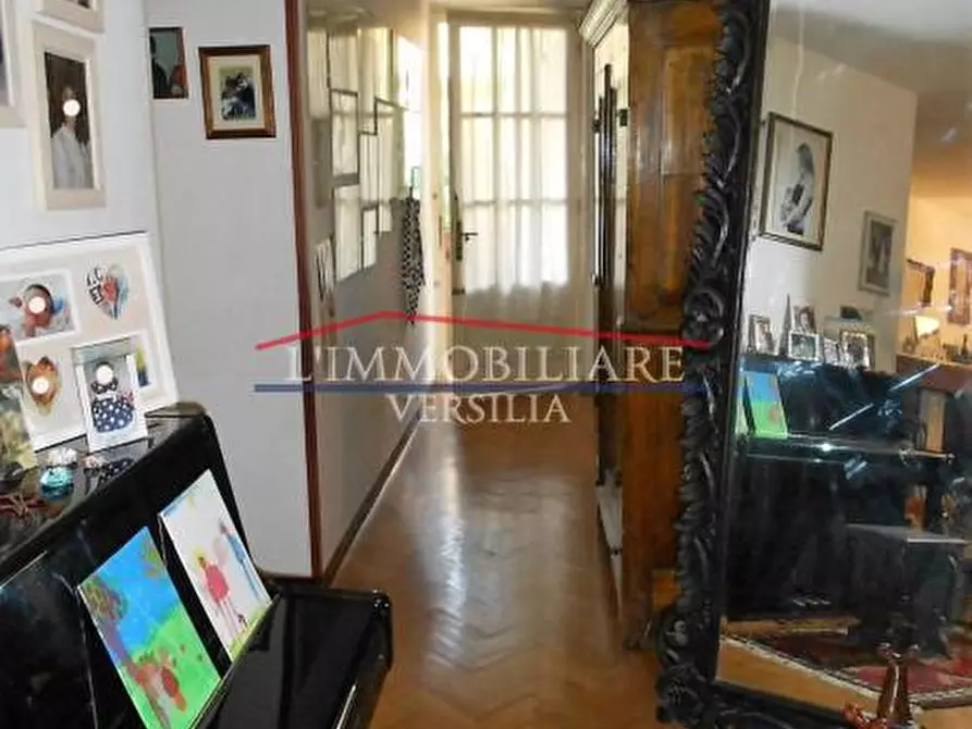 Immagine 13 di Porzione di casa in vendita  a Massa