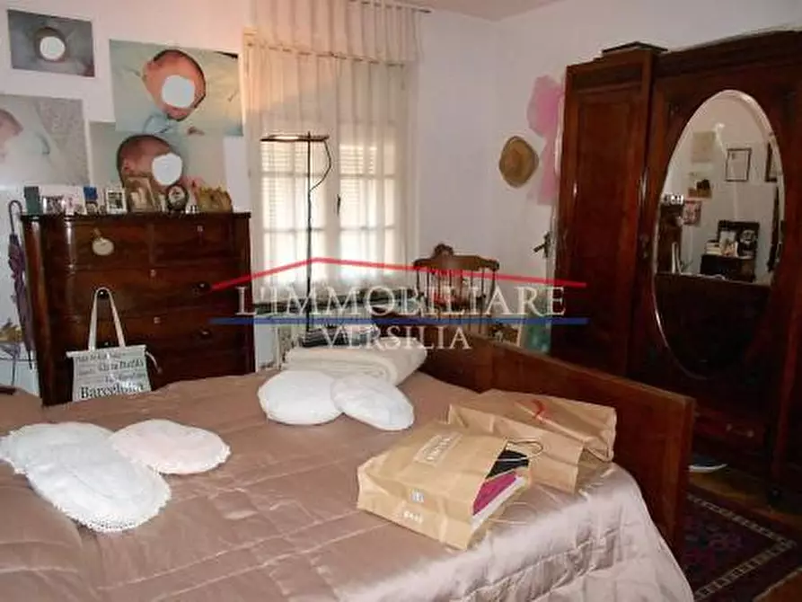 Immagine 15 di Porzione di casa in vendita  a Massa