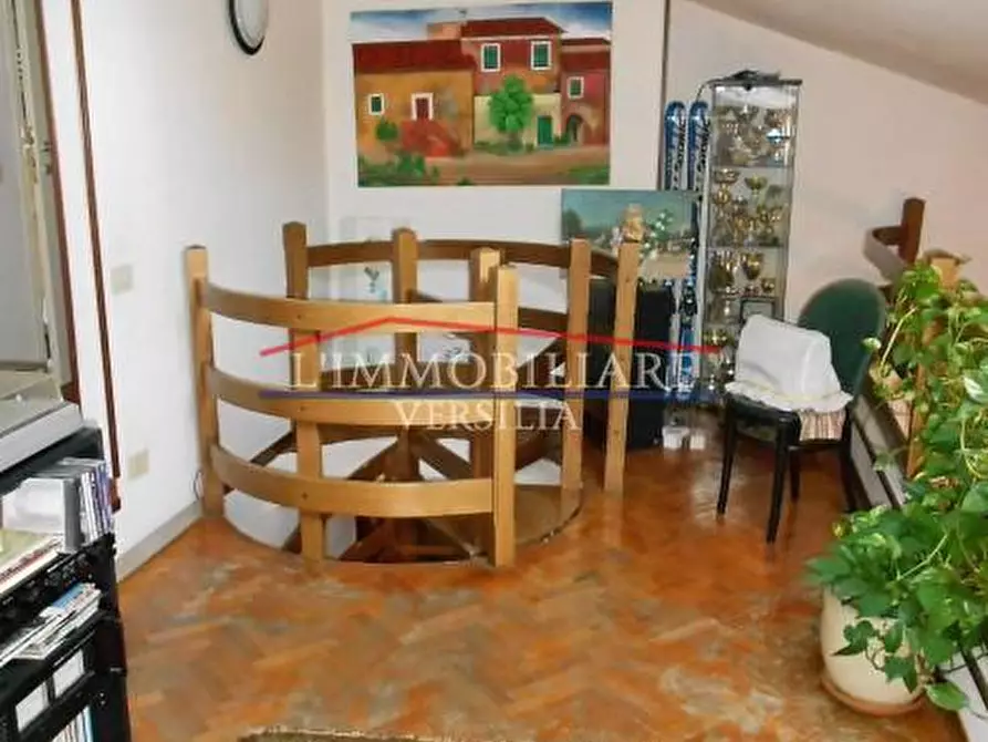 Immagine 25 di Porzione di casa in vendita  a Massa