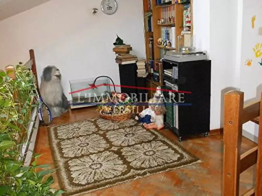 Immagine 24 di Porzione di casa in vendita  a Massa