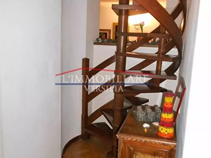 Immagine 23 di Porzione di casa in vendita  a Massa