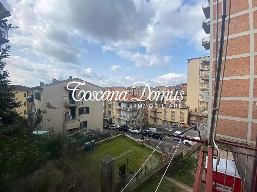 Immagine 6 di Appartamento in vendita  a Siena