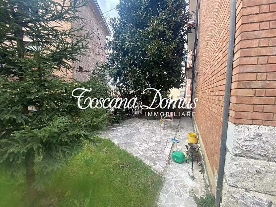 Immagine 7 di Appartamento in vendita  a Siena