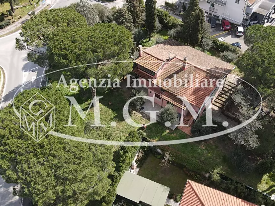 Immagine 1 di Villa in vendita  a Santa Maria A Monte