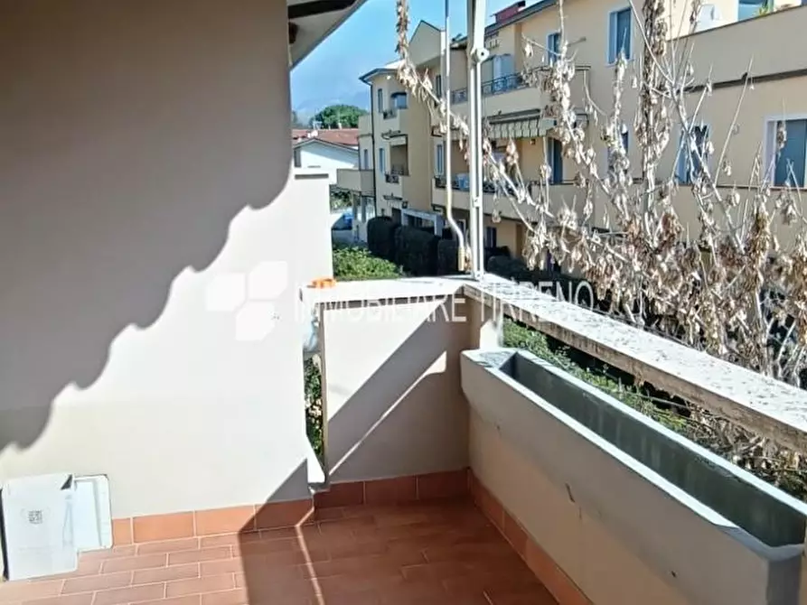 Immagine 3 di Appartamento in affitto  a Massa