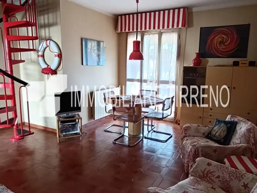 Immagine 5 di Appartamento in affitto  a Massa