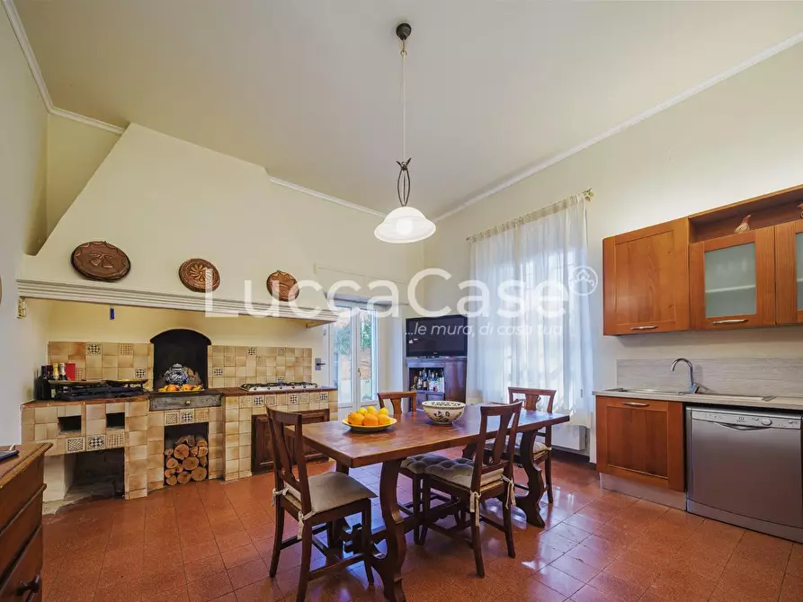 Immagine 17 di Villa in vendita  a Uzzano