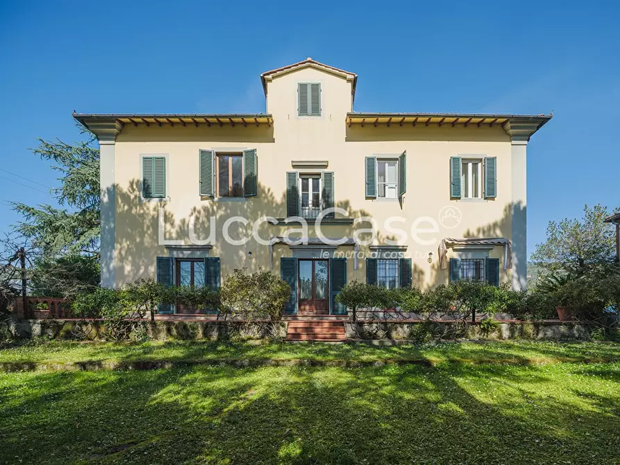 Immagine 13 di Villa in vendita  a Uzzano