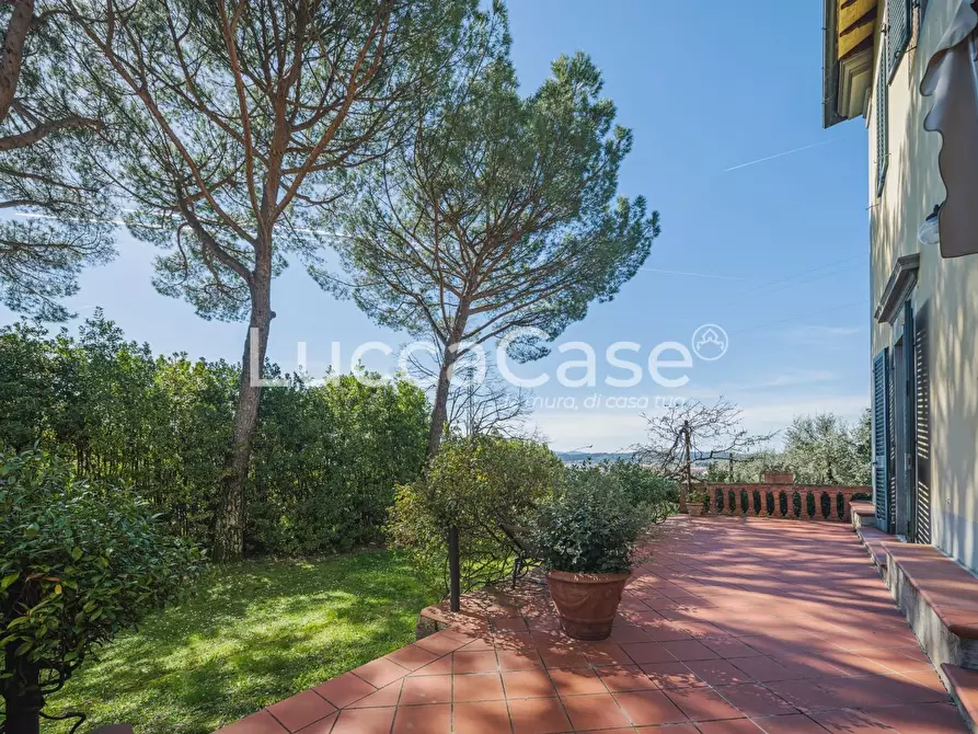 Immagine 14 di Villa in vendita  a Uzzano