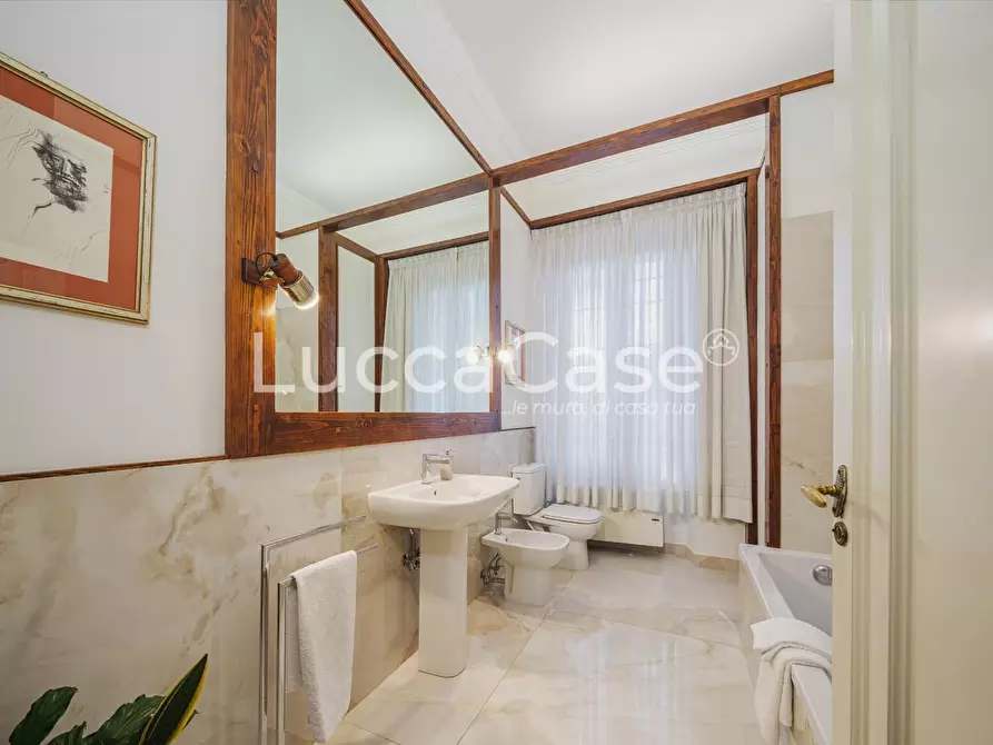 Immagine 20 di Villa in vendita  a Uzzano