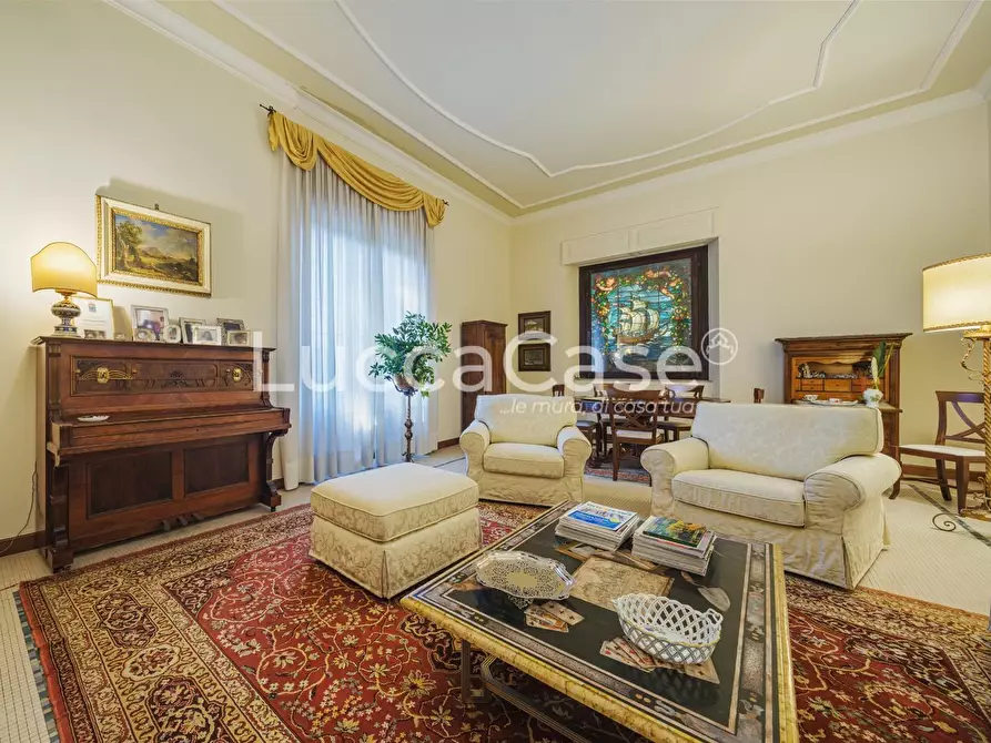 Immagine 9 di Villa in vendita  a Uzzano