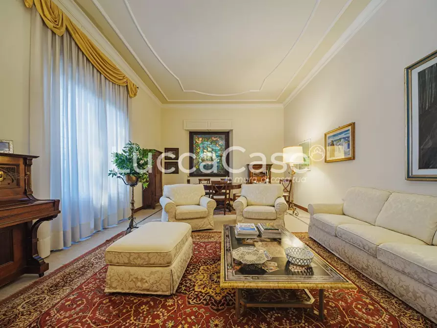 Immagine 8 di Villa in vendita  a Uzzano