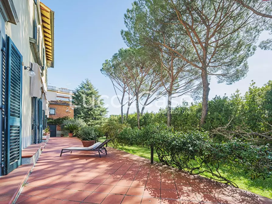 Immagine 37 di Villa in vendita  a Uzzano