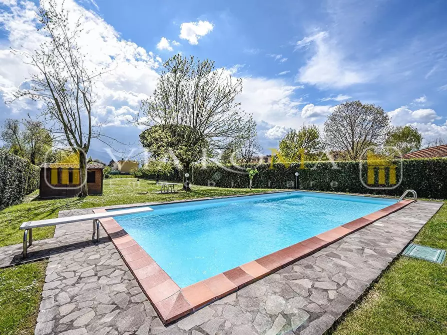 Immagine 32 di Villa in vendita  a Lucca