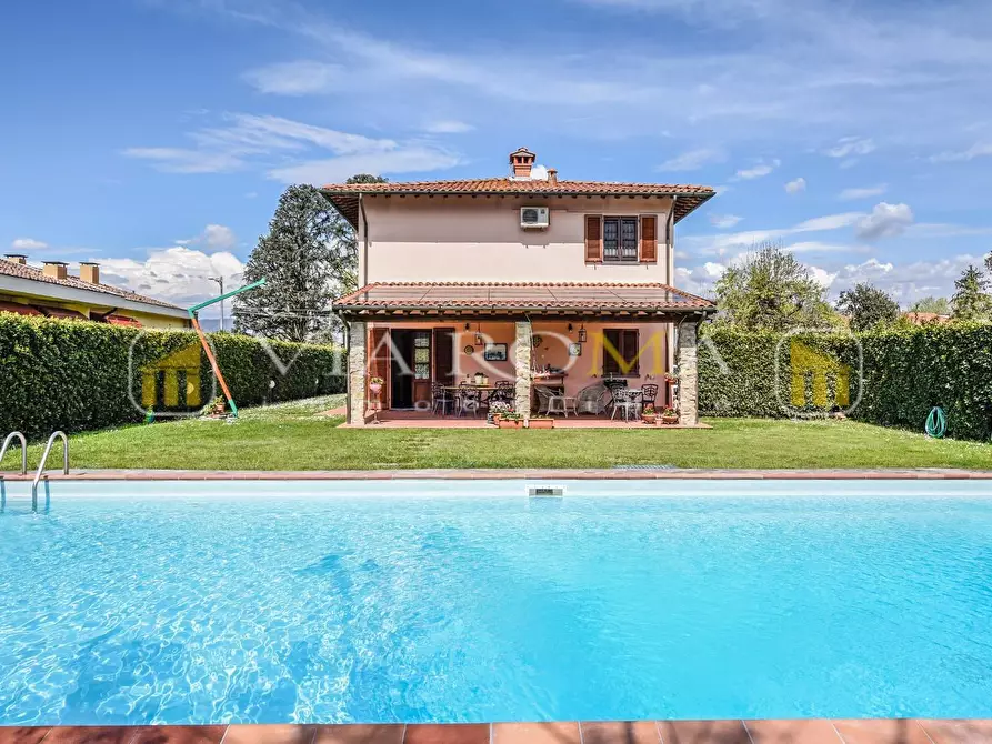 Immagine 30 di Villa in vendita  a Lucca