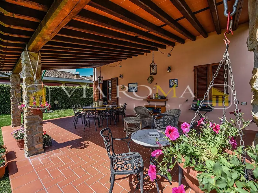 Immagine 35 di Villa in vendita  a Lucca