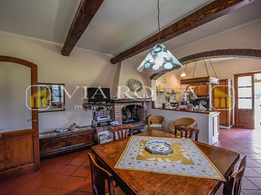 Immagine 5 di Villa in vendita  a Lucca