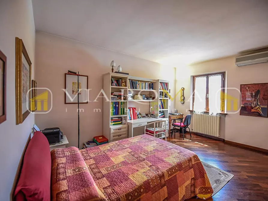 Immagine 12 di Villa in vendita  a Lucca