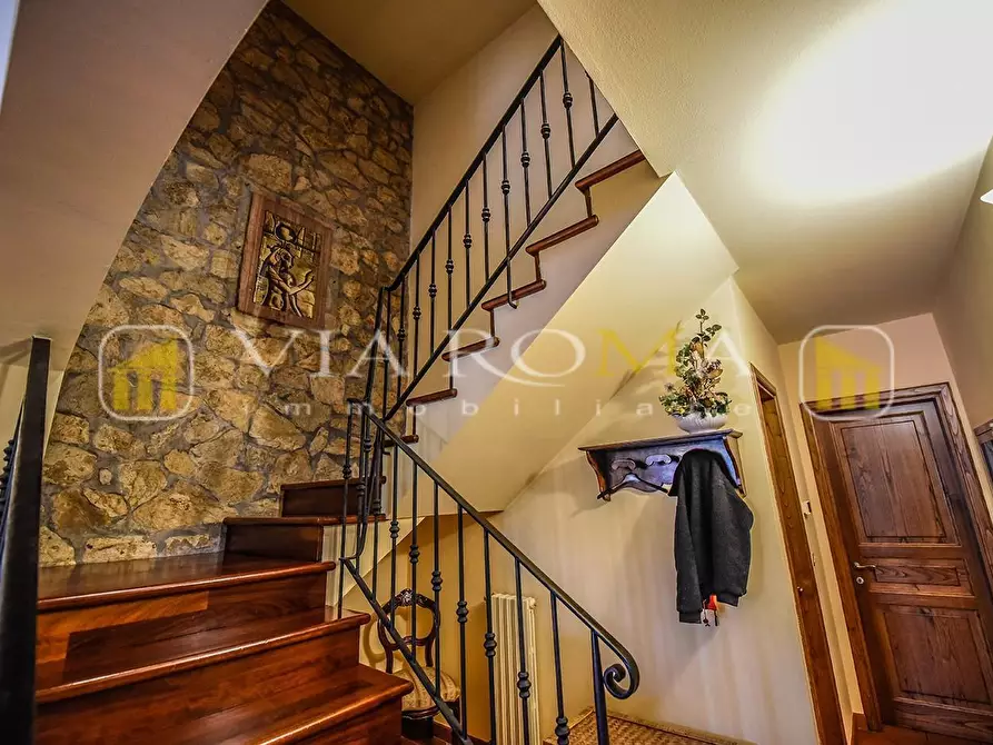 Immagine 22 di Villa in vendita  a Lucca