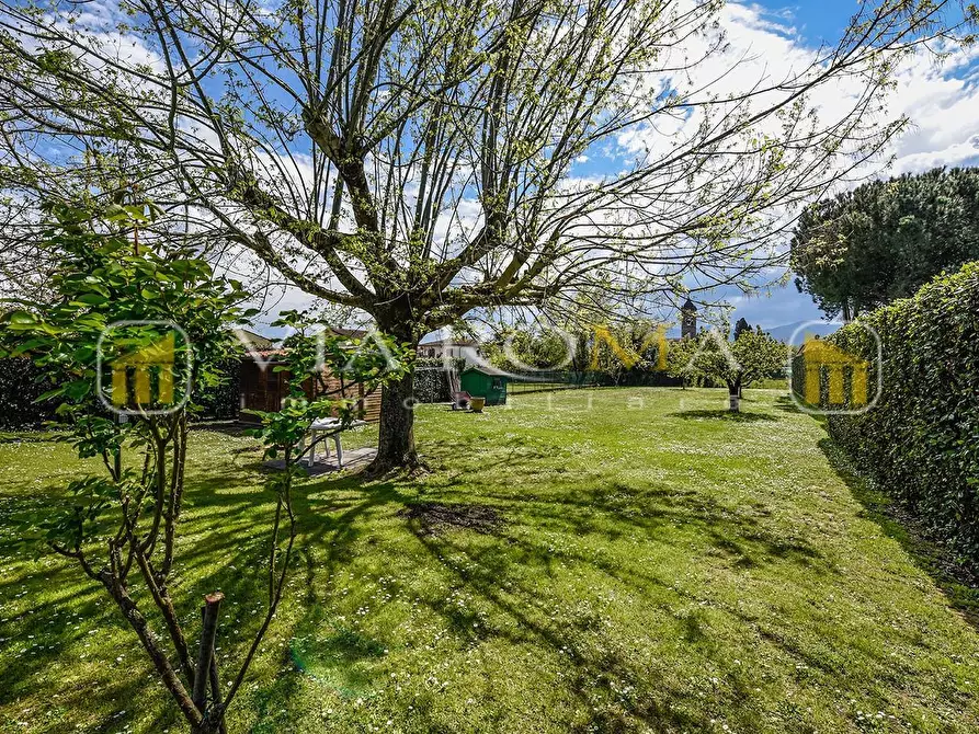 Immagine 29 di Villa in vendita  a Lucca