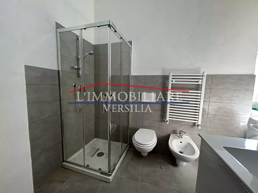 Immagine 13 di Appartamento in vendita  a Massa