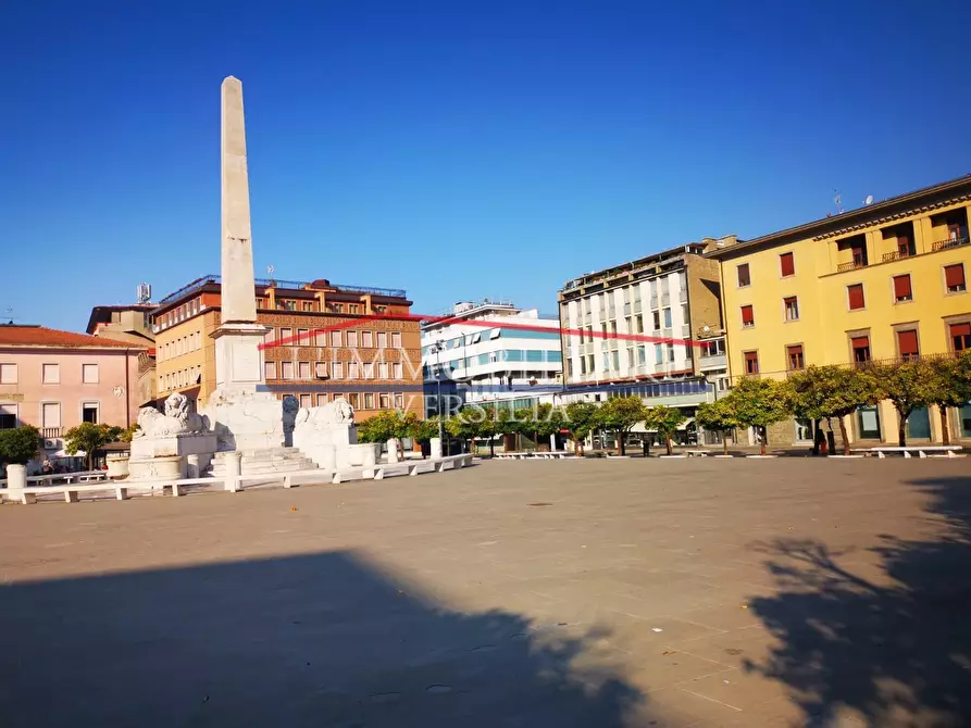 Immagine 26 di Appartamento in vendita  a Massa