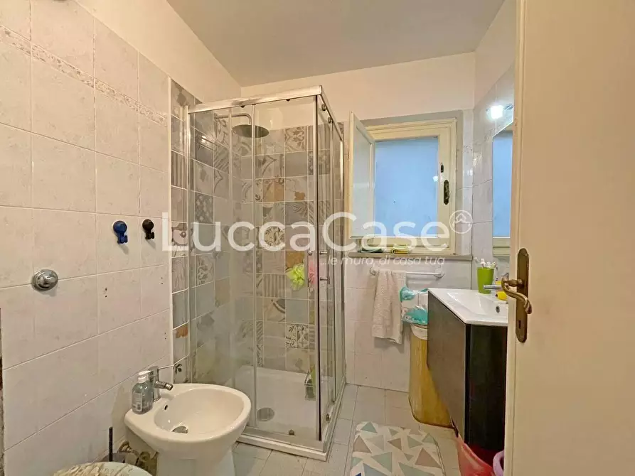 Immagine 17 di Casa indipendente in vendita  a Lucca